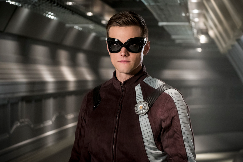 Illustration for article titled After Months of Wearing Grey Spandex, The Flash Is Finally Giving Elongated Man a Costume